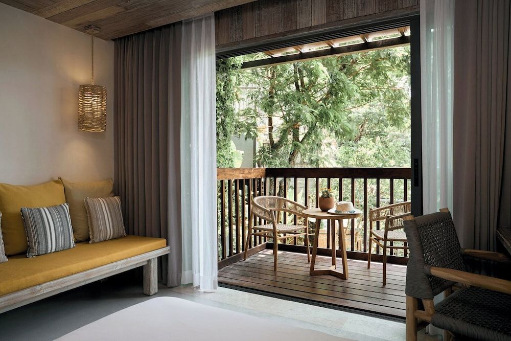 Dinso Resort & Villas Phuket, Vignette Collection by IHG Premium Room, 1 King Bed, Garden View 5