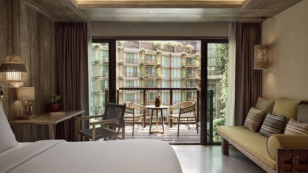 Dinso Resort & Villas Phuket, Vignette Collection by IHG Premium Room, 1 King Bed, Pool View 6