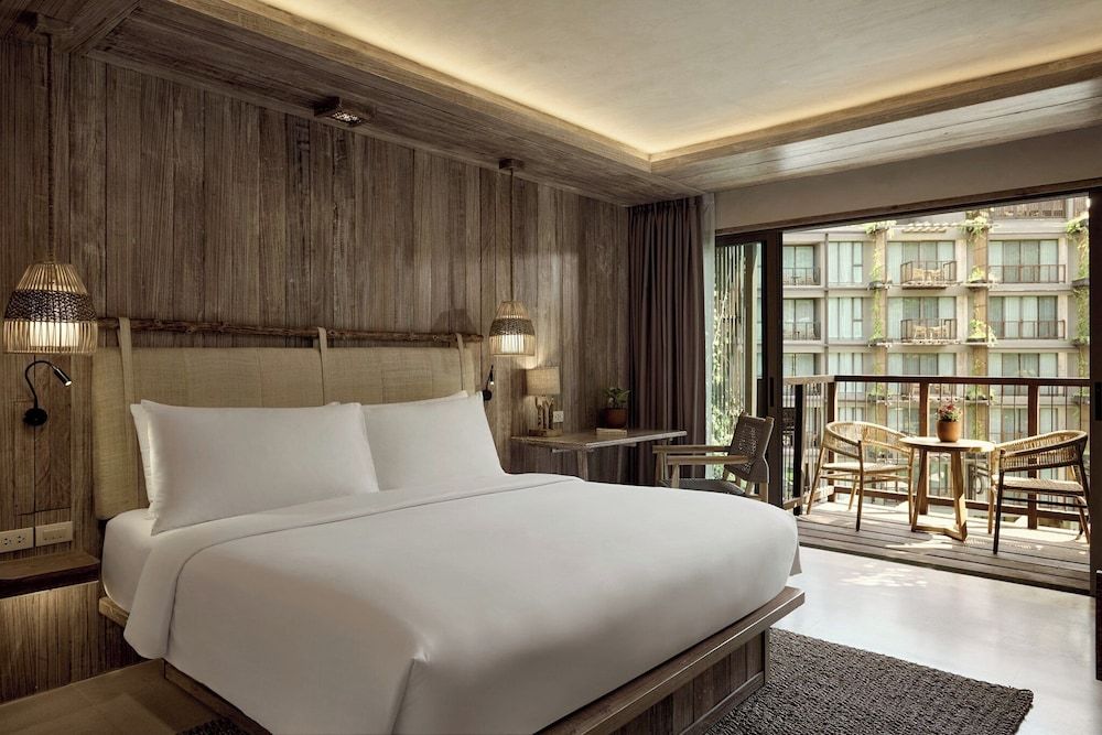 Dinso Resort & Villas Phuket, Vignette Collection by IHG Premium Room, 1 King Bed, Pool View