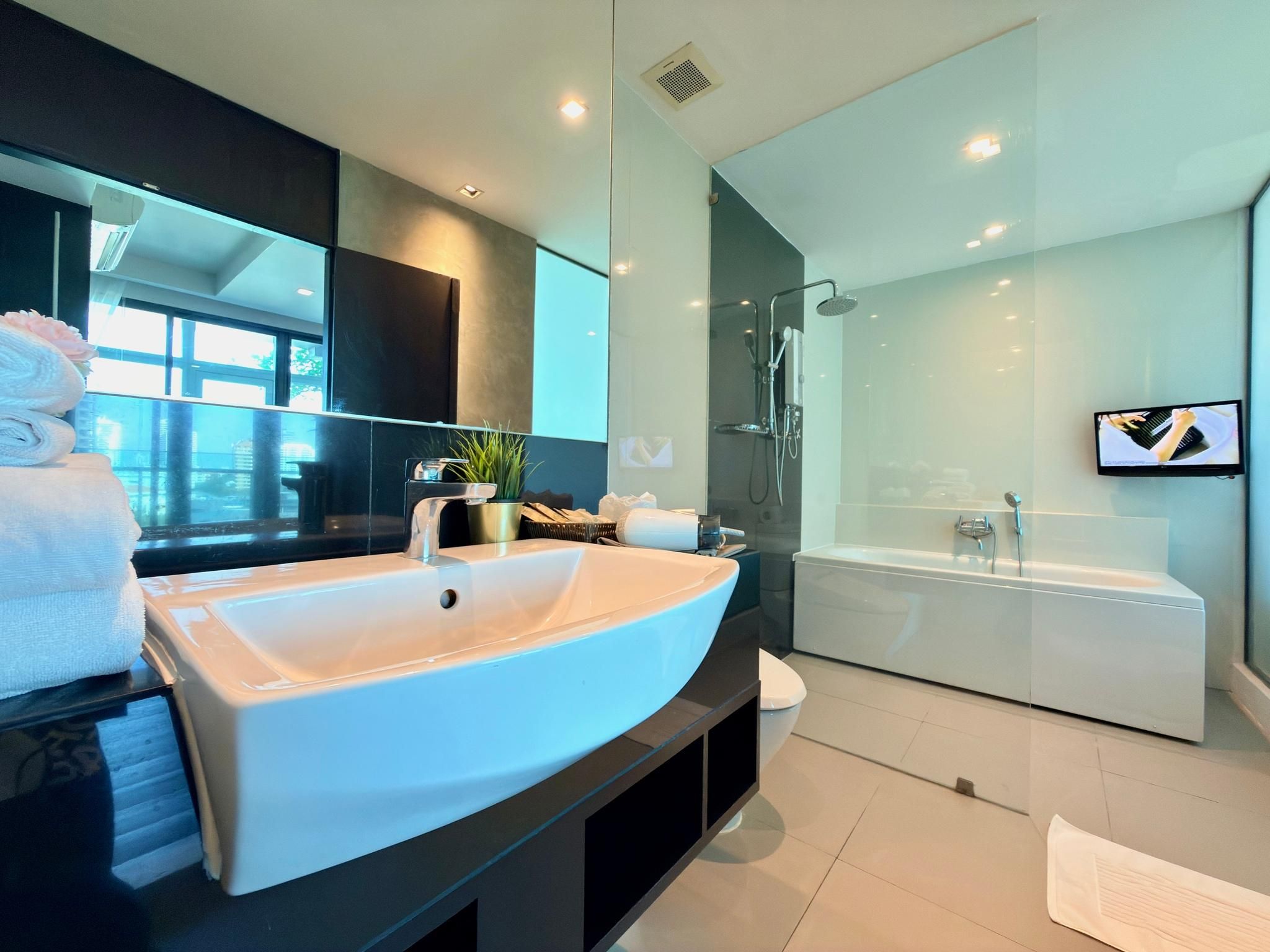 undefined Civic Horizon Hotel & Residence 7