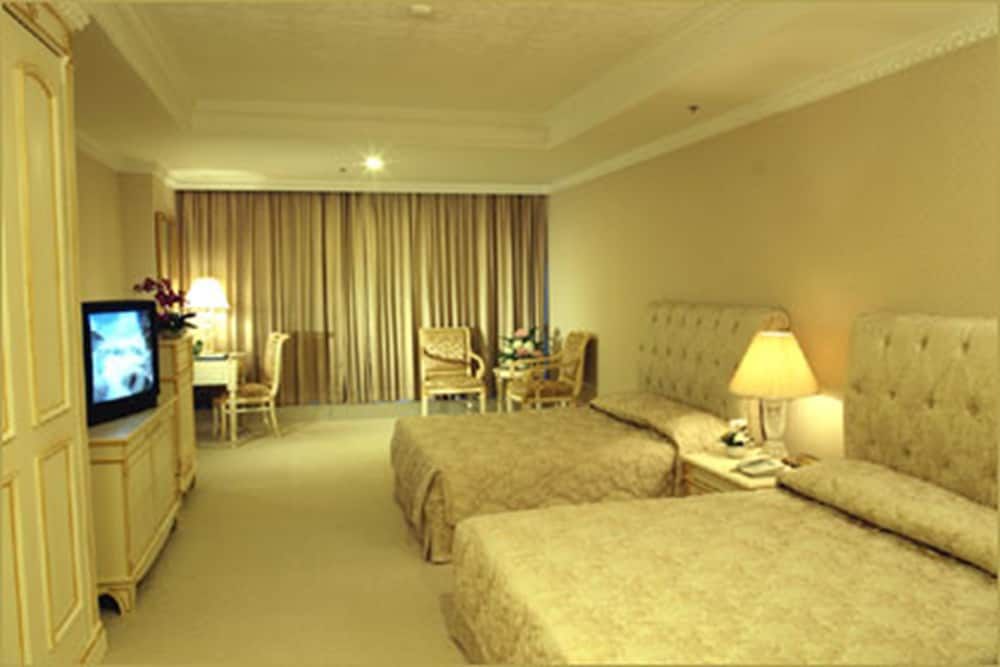 undefined Adriatic Palace Bangkok 5