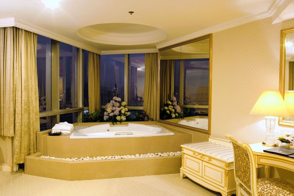 undefined Adriatic Palace Bangkok 6