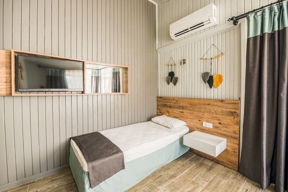 Leda Beach Hotel Triple Room 2