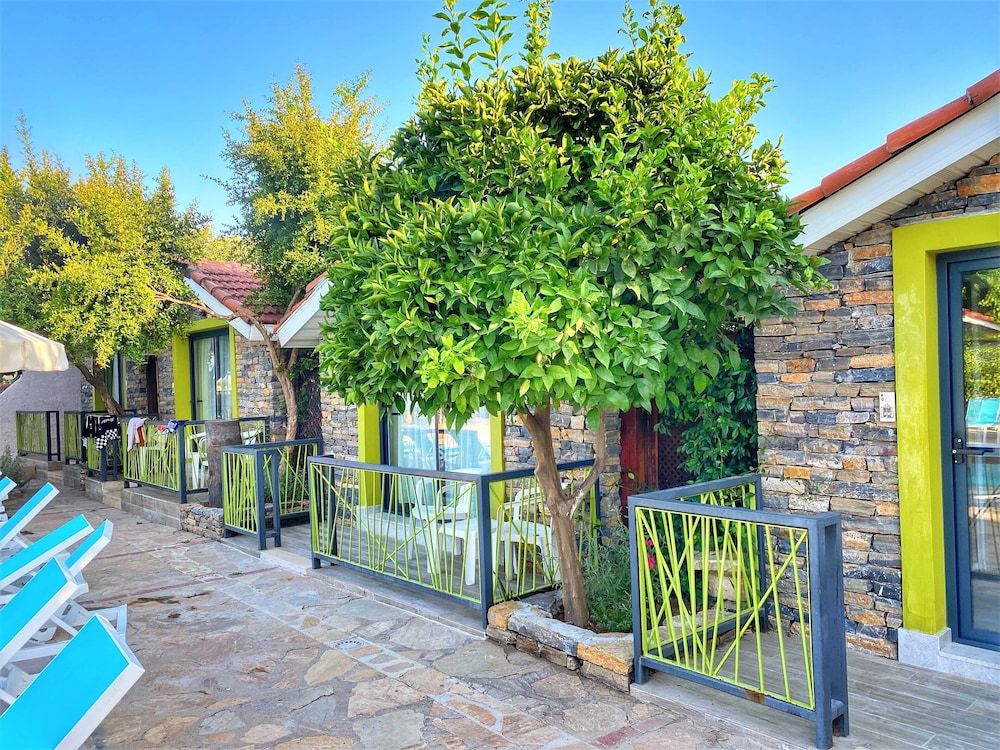 Leda Beach Hotel Triple Room 16