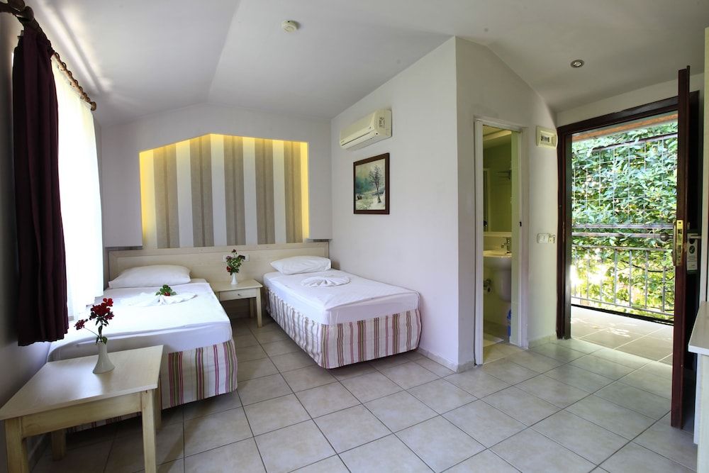 Leda Beach Hotel Double or Twin Room 2