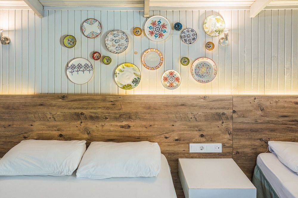 Leda Beach Hotel Triple Room 6