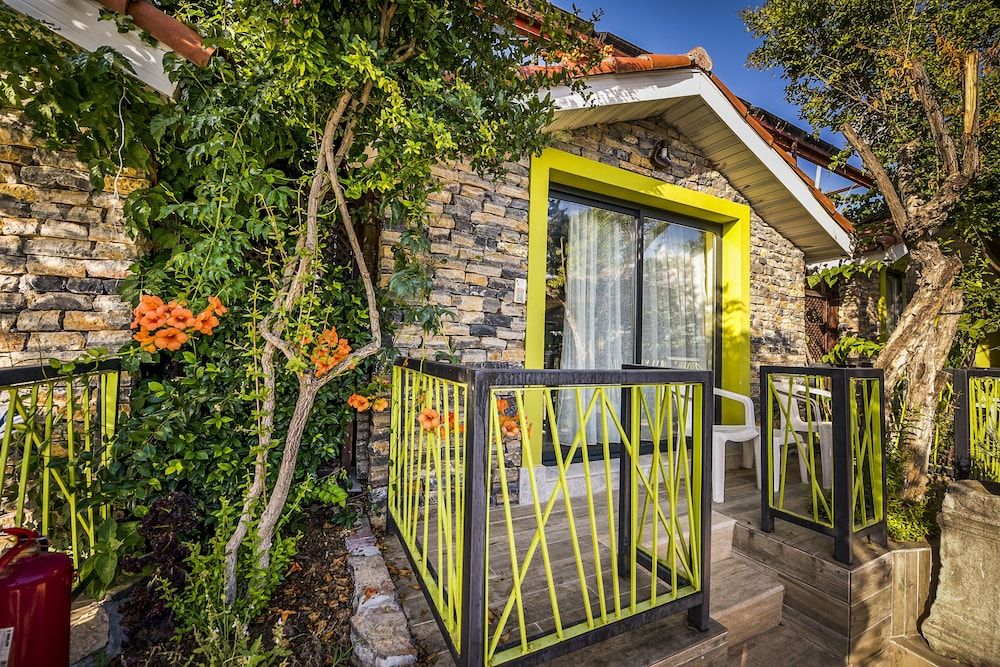 Leda Beach Hotel Triple Room 12