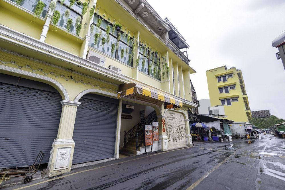 undefined OYO 965 Art Hotel Sanamchai