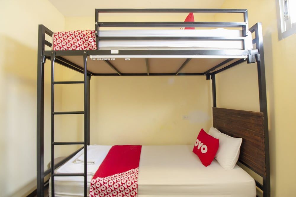 undefined OYO 965 Art Hotel Sanamchai 10