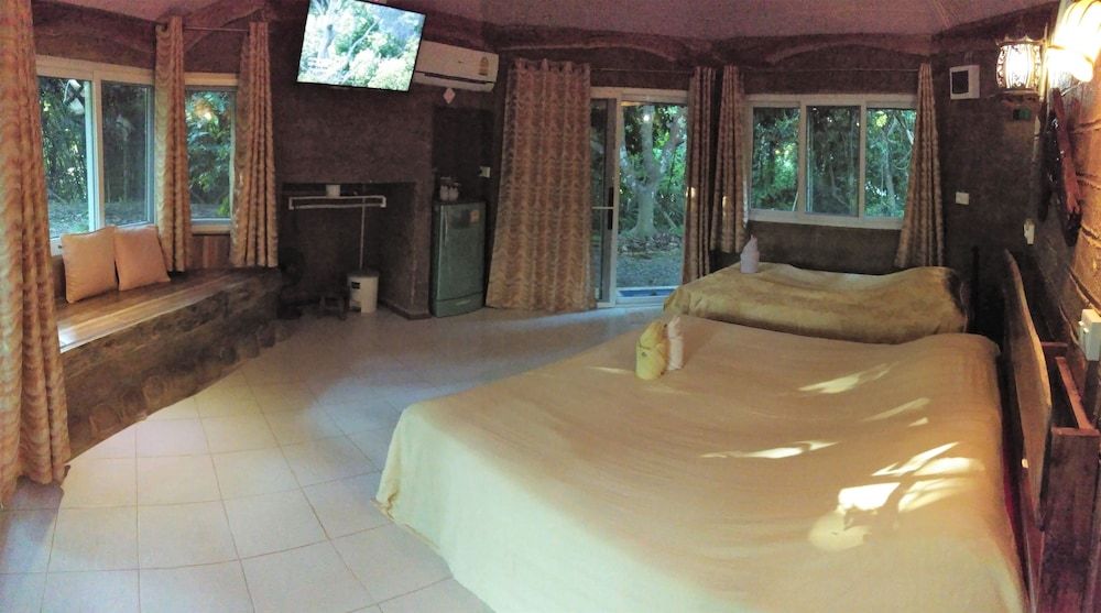 Superior Triple Room, Terrace, Garden View