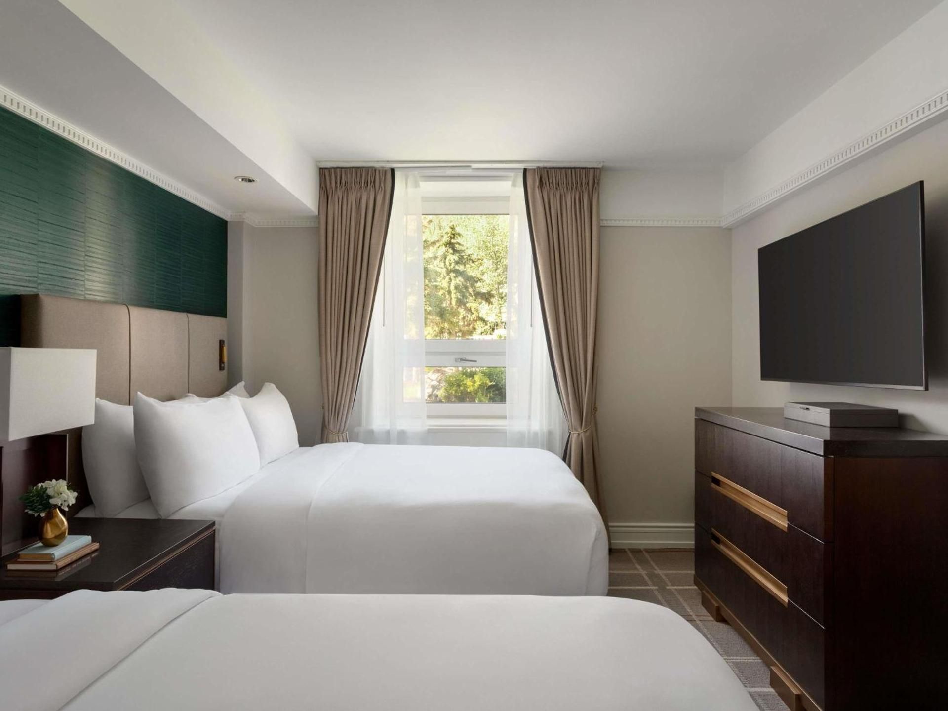 Gatehouse Ste View 2 Queens, Mountain View, Located in The Gatehouse