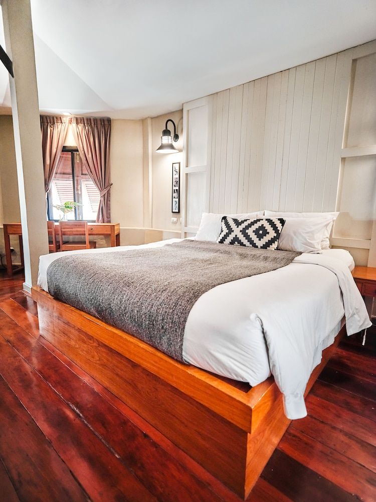 undefined Prince Theatre Heritage Stay Hostel - Silom 8