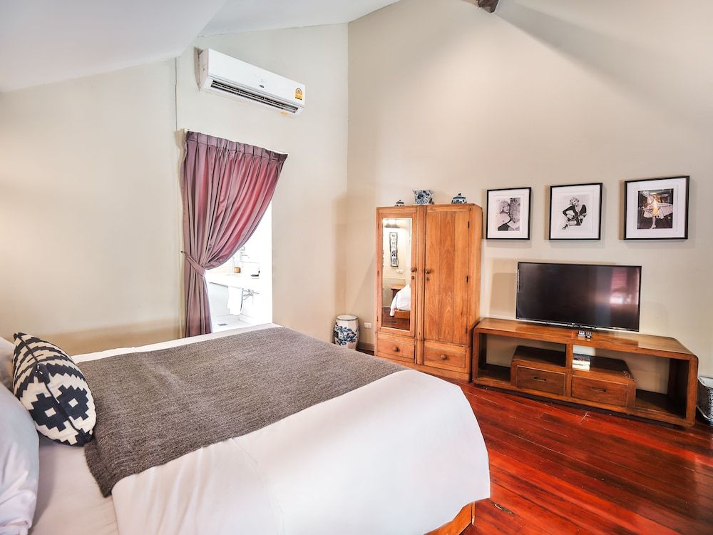 undefined Prince Theatre Heritage Stay Hostel - Silom 4