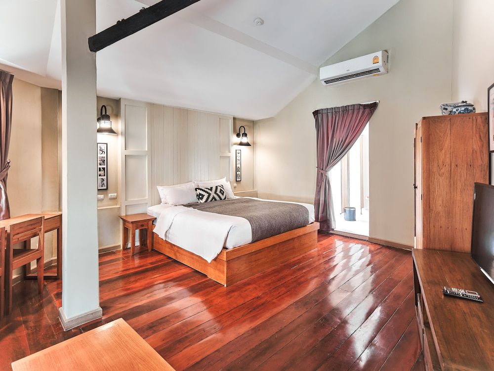 undefined Prince Theatre Heritage Stay Hostel - Silom 3