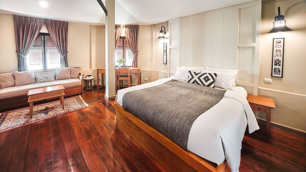 undefined Prince Theatre Heritage Stay Hostel - Silom 6