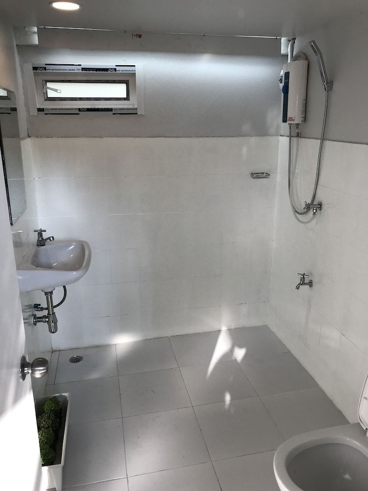 The Park Society - Hostel 6-Bed Mixed Dormitory (A) 3