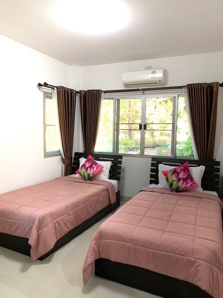 Baan Pingkan Wellness Resort Superior Triple Room 2