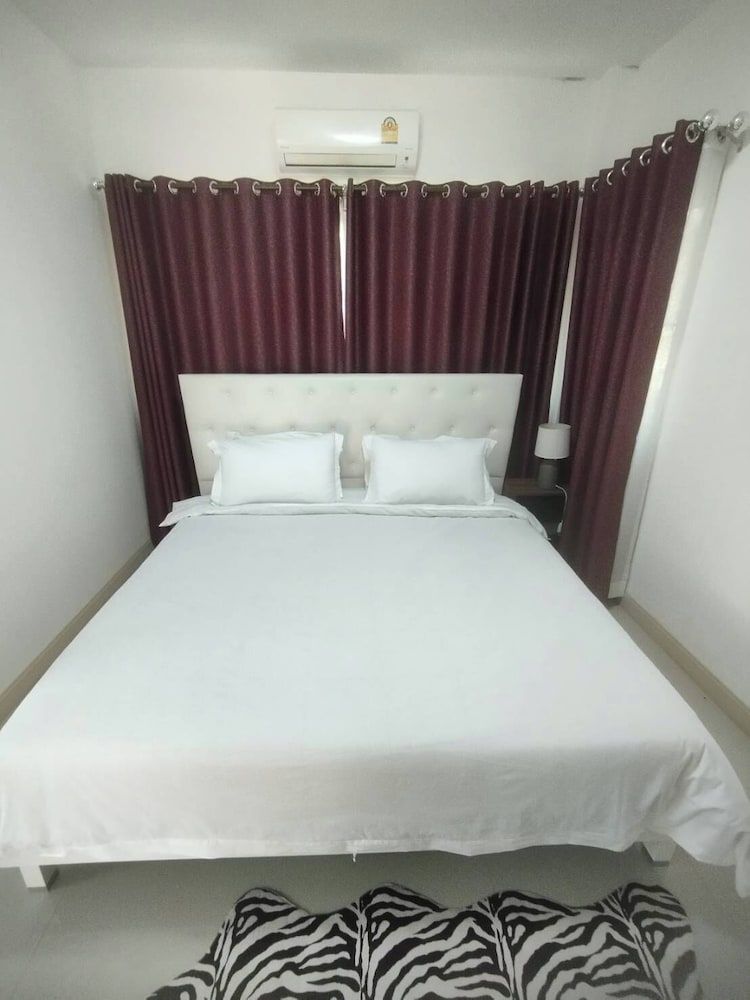 Baan Pingkan Wellness Resort Deluxe Triple Room 10