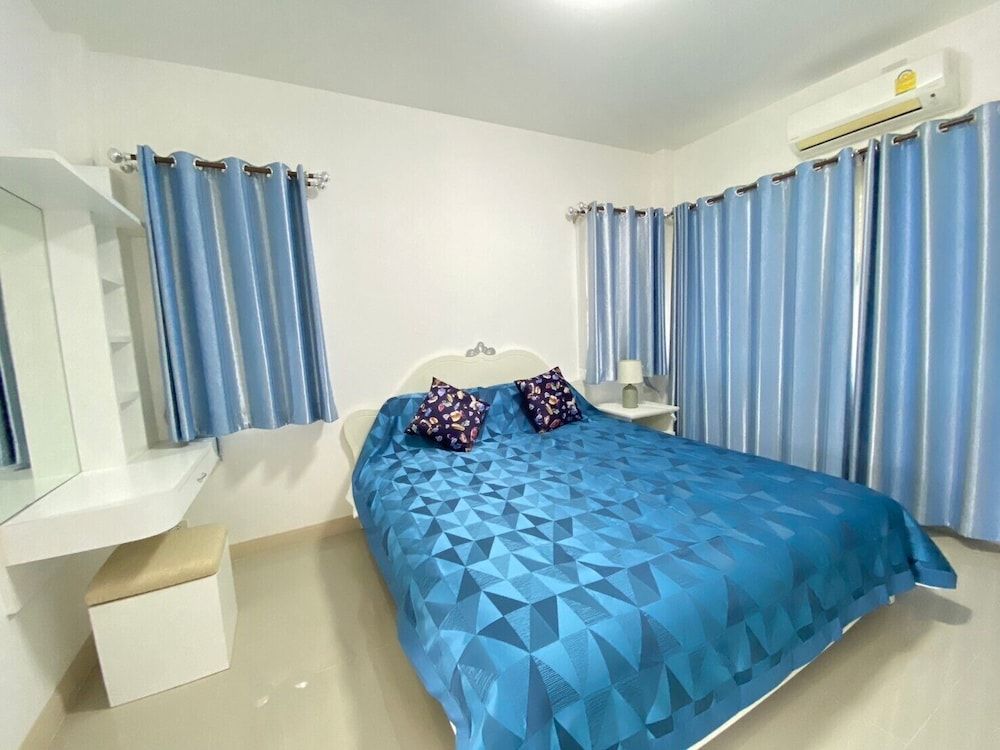 Baan Pingkan Wellness Resort Deluxe Triple Room 4