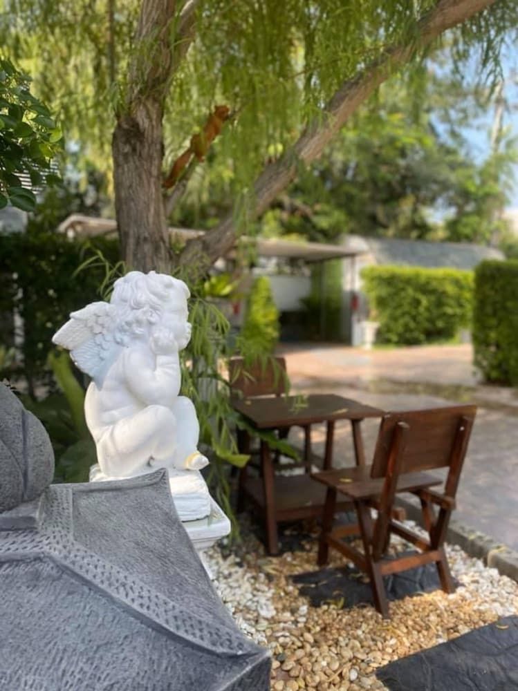 undefined Kurina Hotel 8