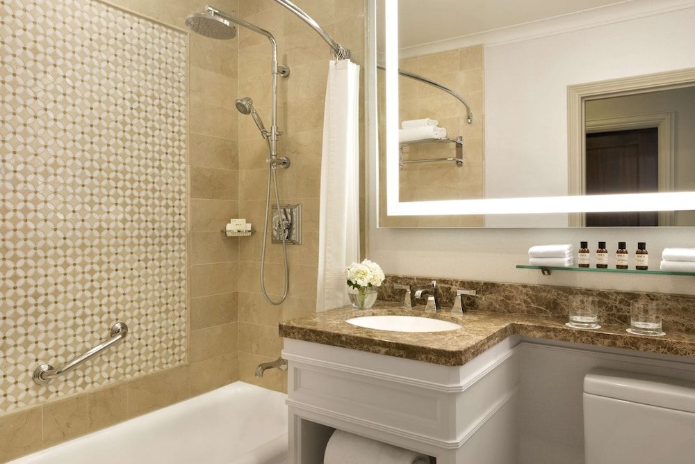 Fairmont Hotel Vancouver Fairmont Room, 2 Queen Beds 4