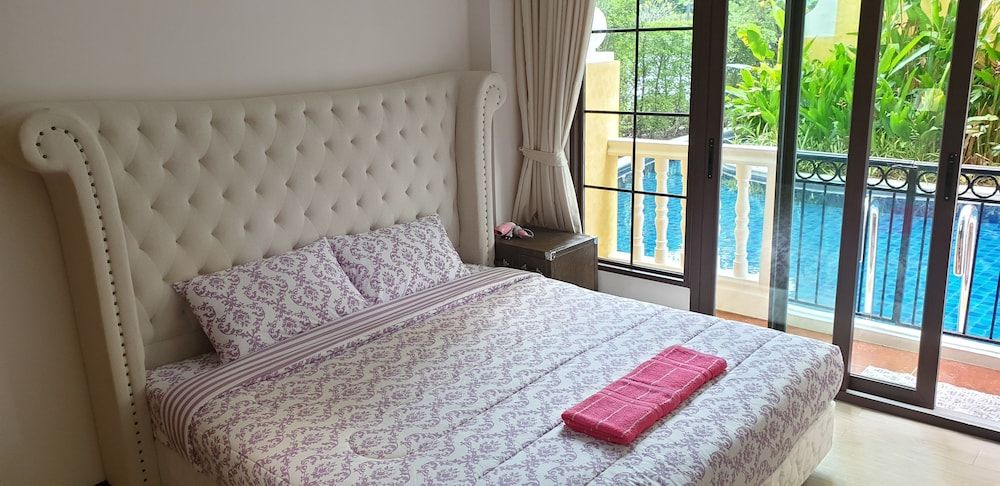 Studio Suite, 1 King Bed, Private Pool, Poolside