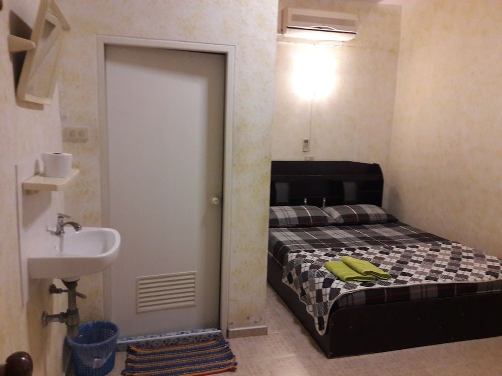 JP Hometel Standard Double Room - No TV 20