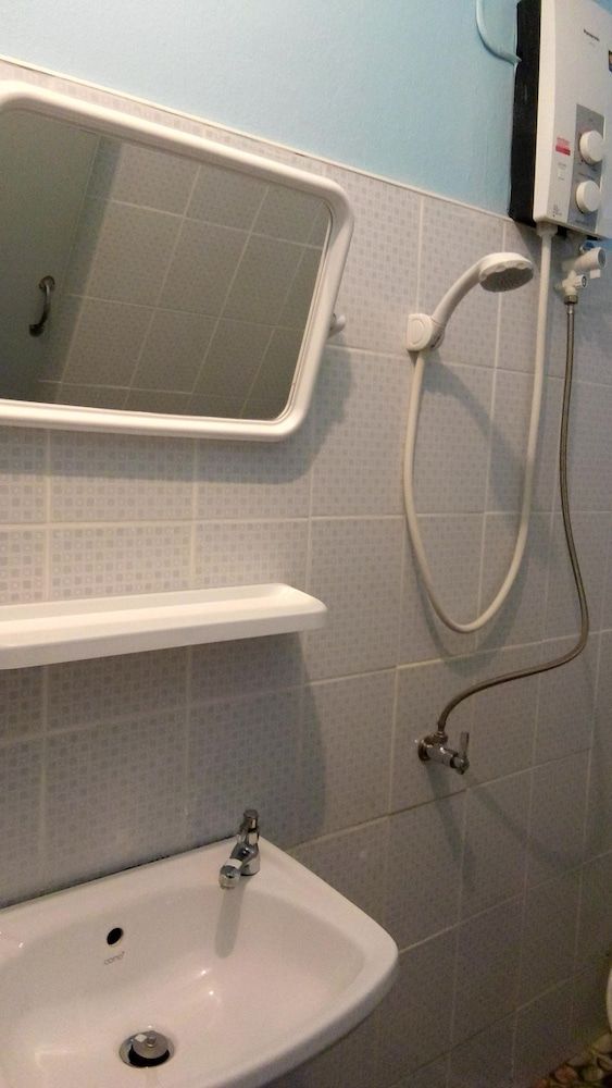 JP Hometel Standard Double Room - No TV 34