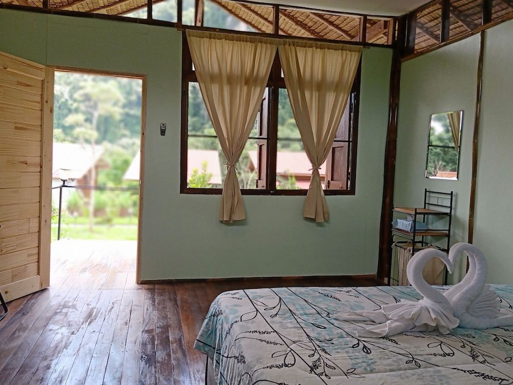 Bansuanphutarn Traditional Double Room 9