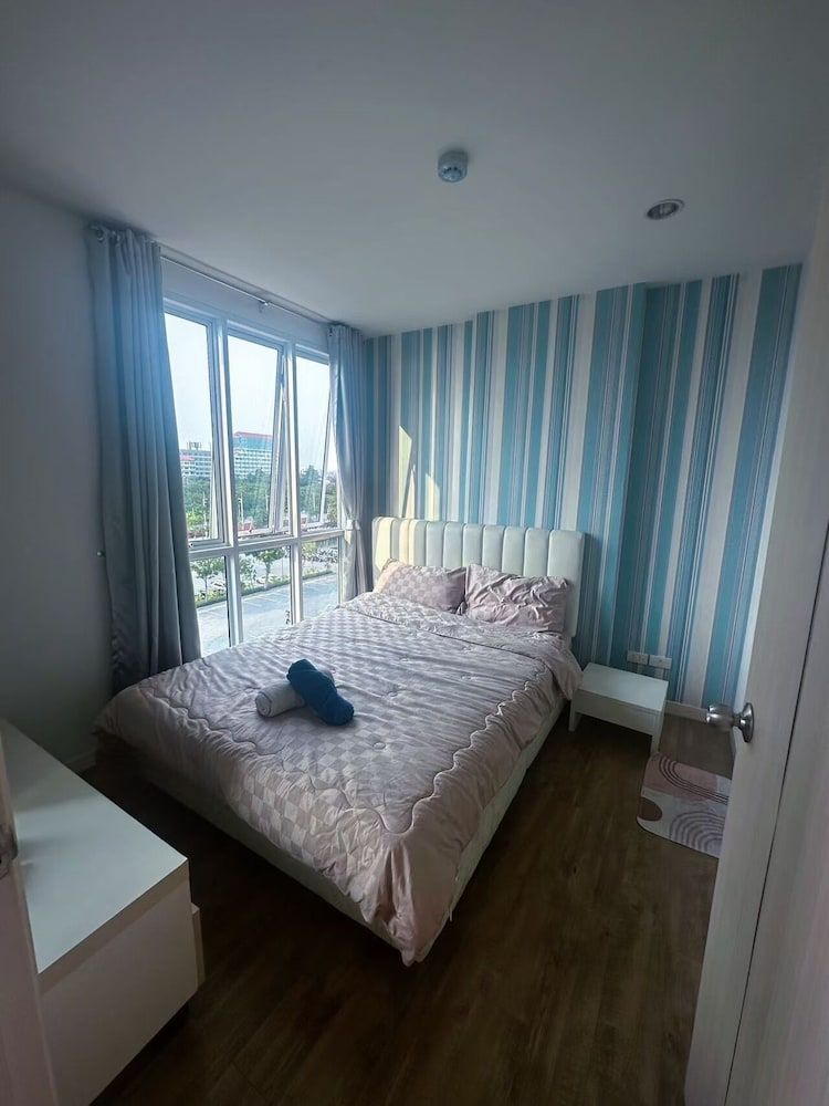 Abani Jomtien Inn Business Studio 3