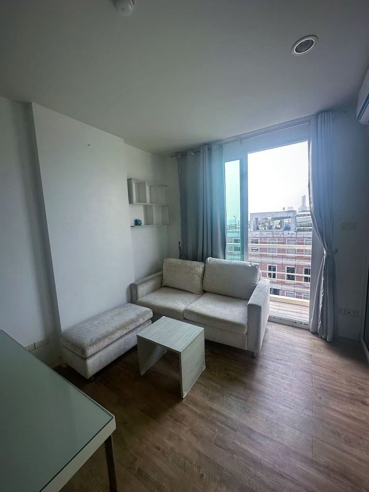 Abani Jomtien Inn Business Studio 5