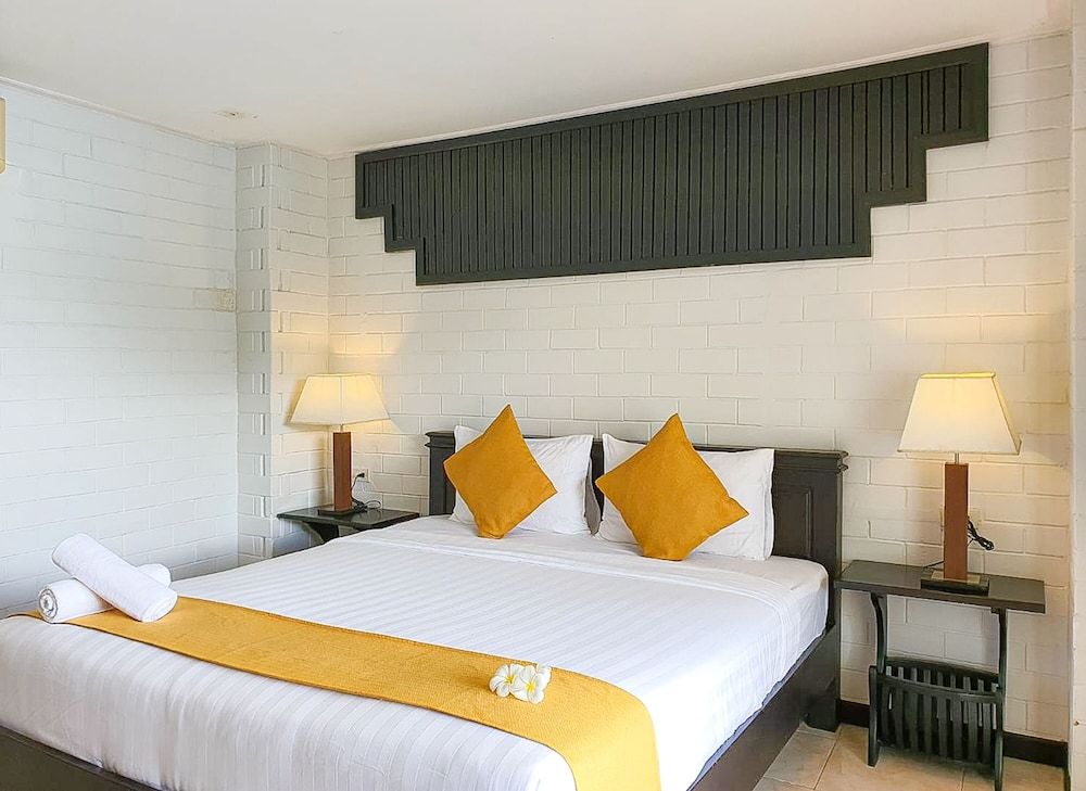 Phornpailin Riverside Resort Superior River View Double Room