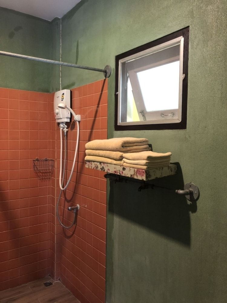 Baan Phor Bangkontee Superior Double Room 3