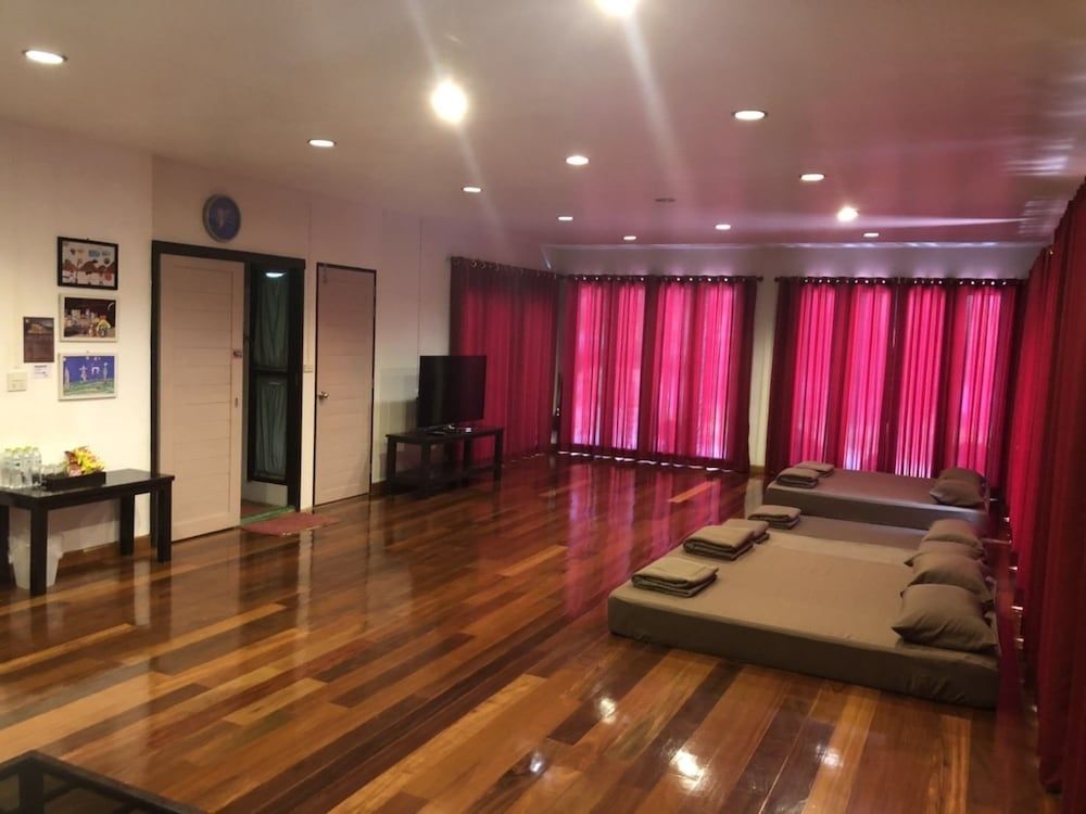 Baan Phor Bangkontee Family Room with Pool Side 2