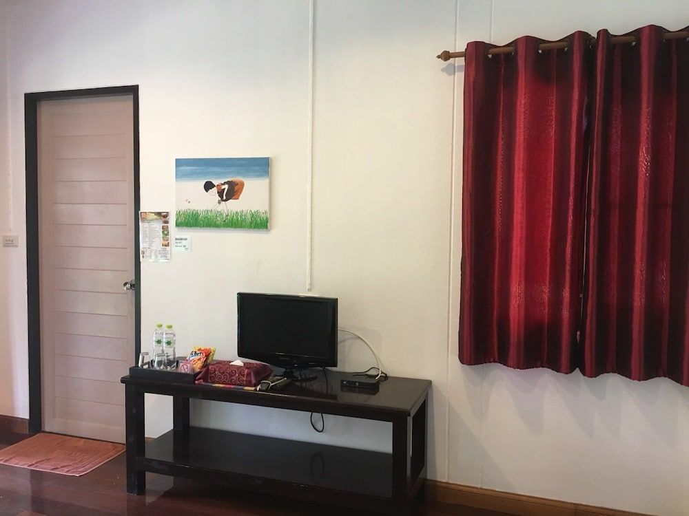 Baan Phor Bangkontee Superior Double Room 6