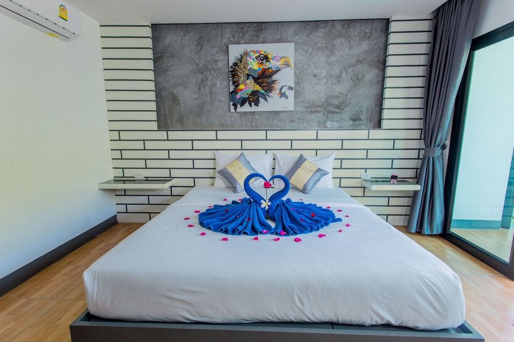 The Ozo Koh Tao Superior Double Room, Pool View 4