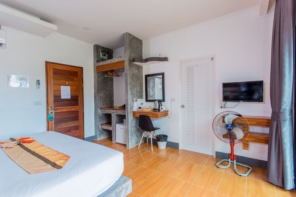 The Ozo Koh Tao Standard Room, Pool View 9