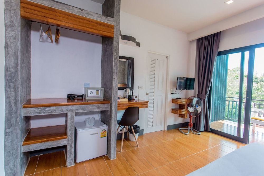 The Ozo Koh Tao Standard Room, Pool View 8