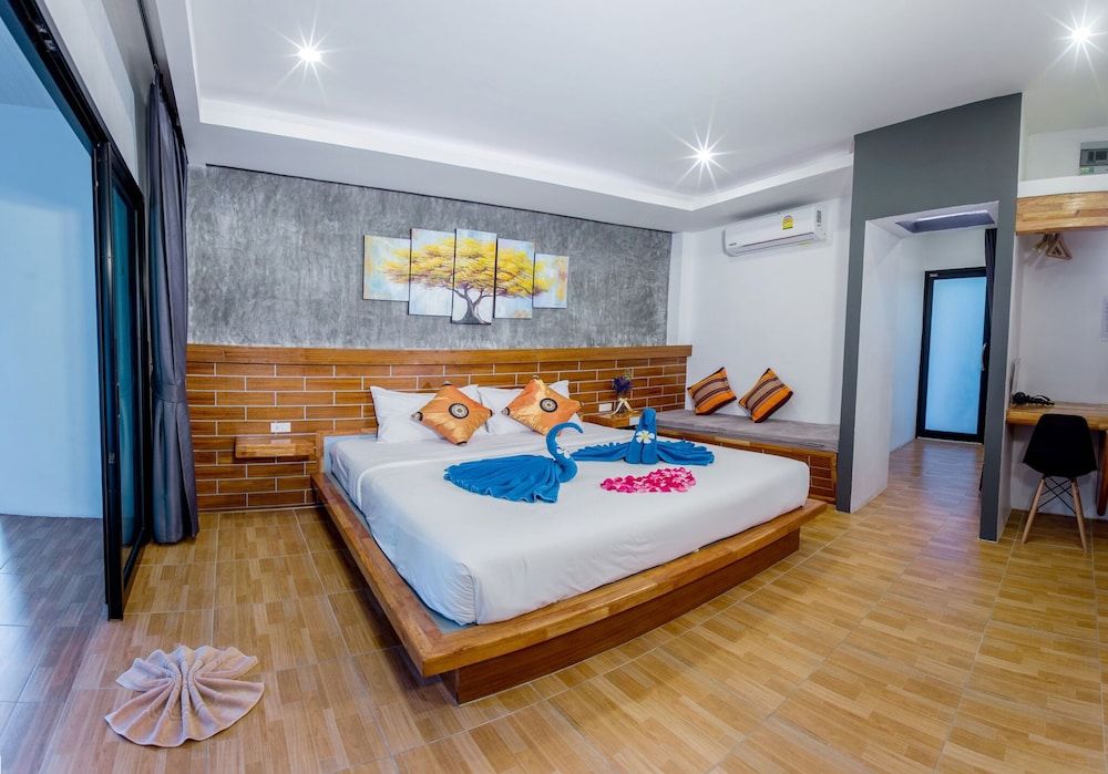 The Ozo Koh Tao Deluxe Room, Pool View 2