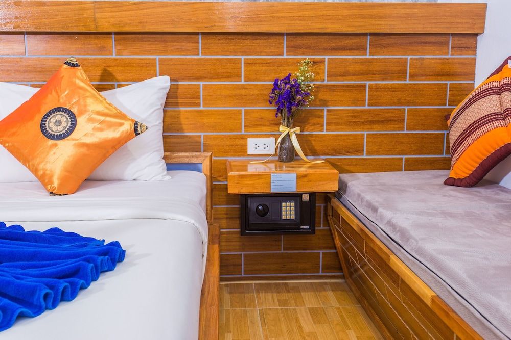 The Ozo Koh Tao Deluxe Room, Pool View 5