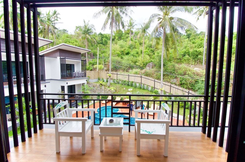 The Ozo Koh Tao Superior Double Room, Pool View 6