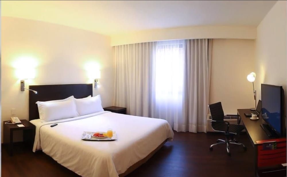 Fiesta Inn Xalapa Deluxe Room, 1 King Bed