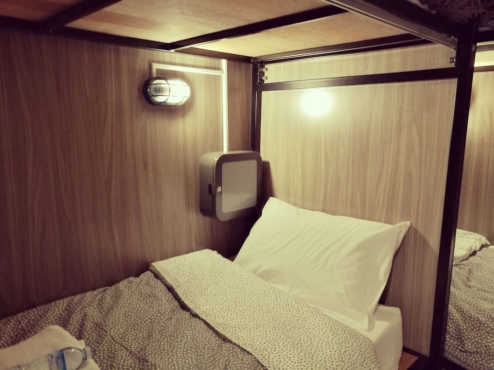 The Hubitat - Hostel Quadruple Room 2