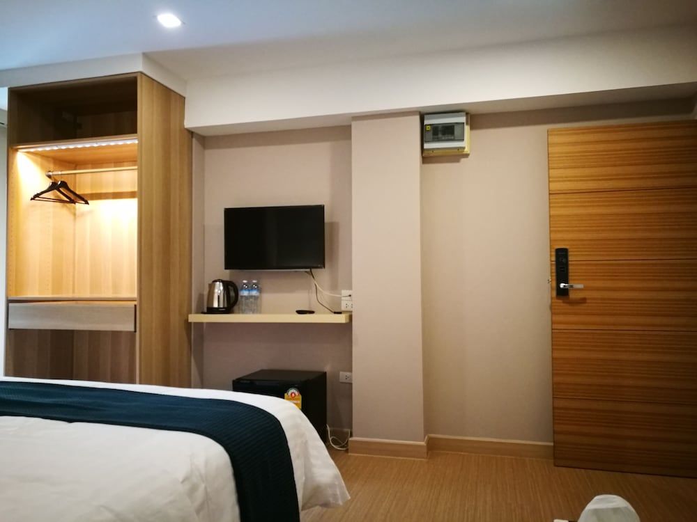 undefined The Hubitat - Hostel 8