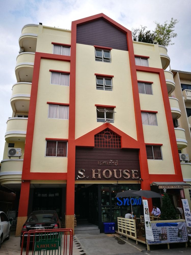 undefined The Hubitat - Hostel