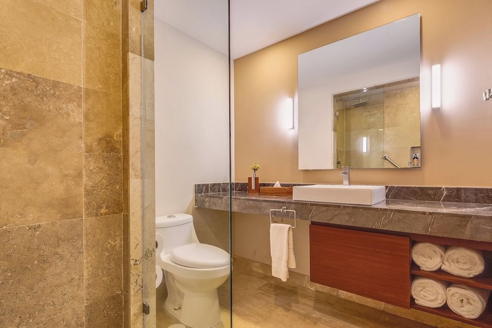 Grand Fiesta Americana Veracruz Deluxe Room 3