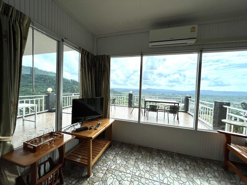 Seemok Resort Room for 4 People 6