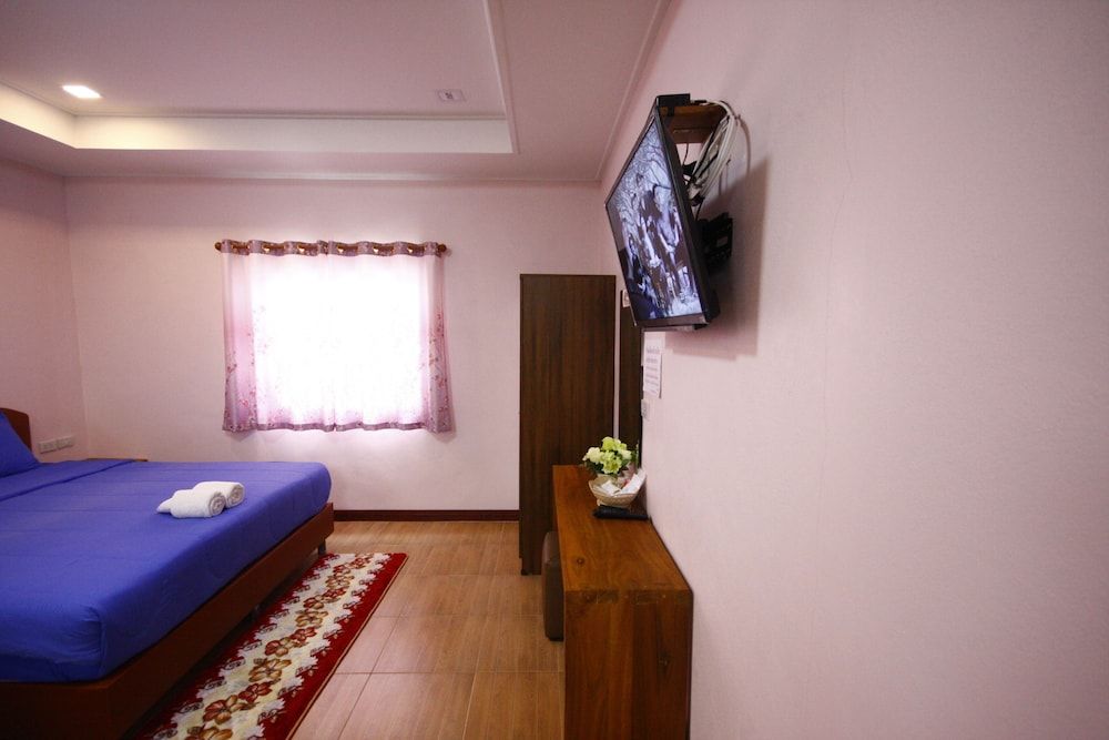 Hi Tech Resort Family Room 3