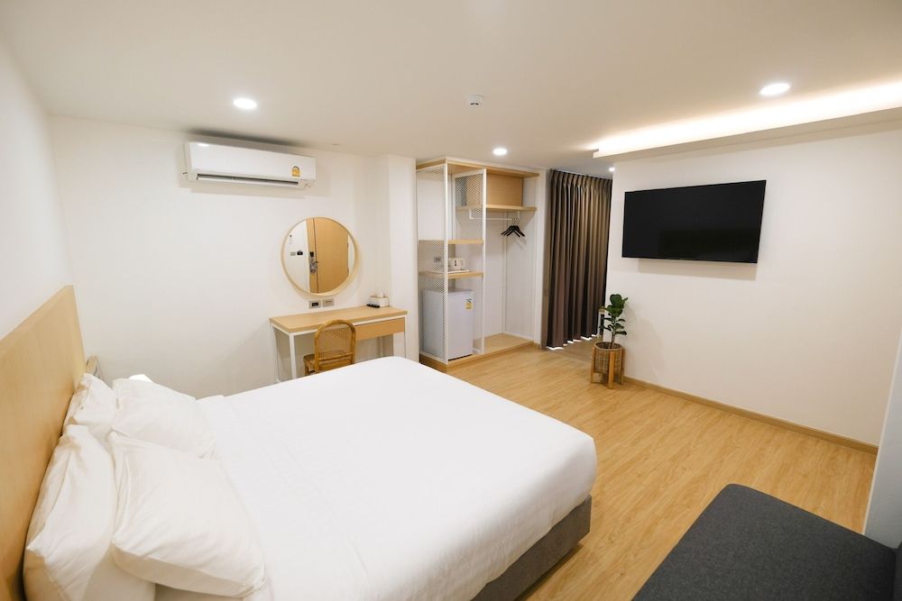 undefined The Tung 6