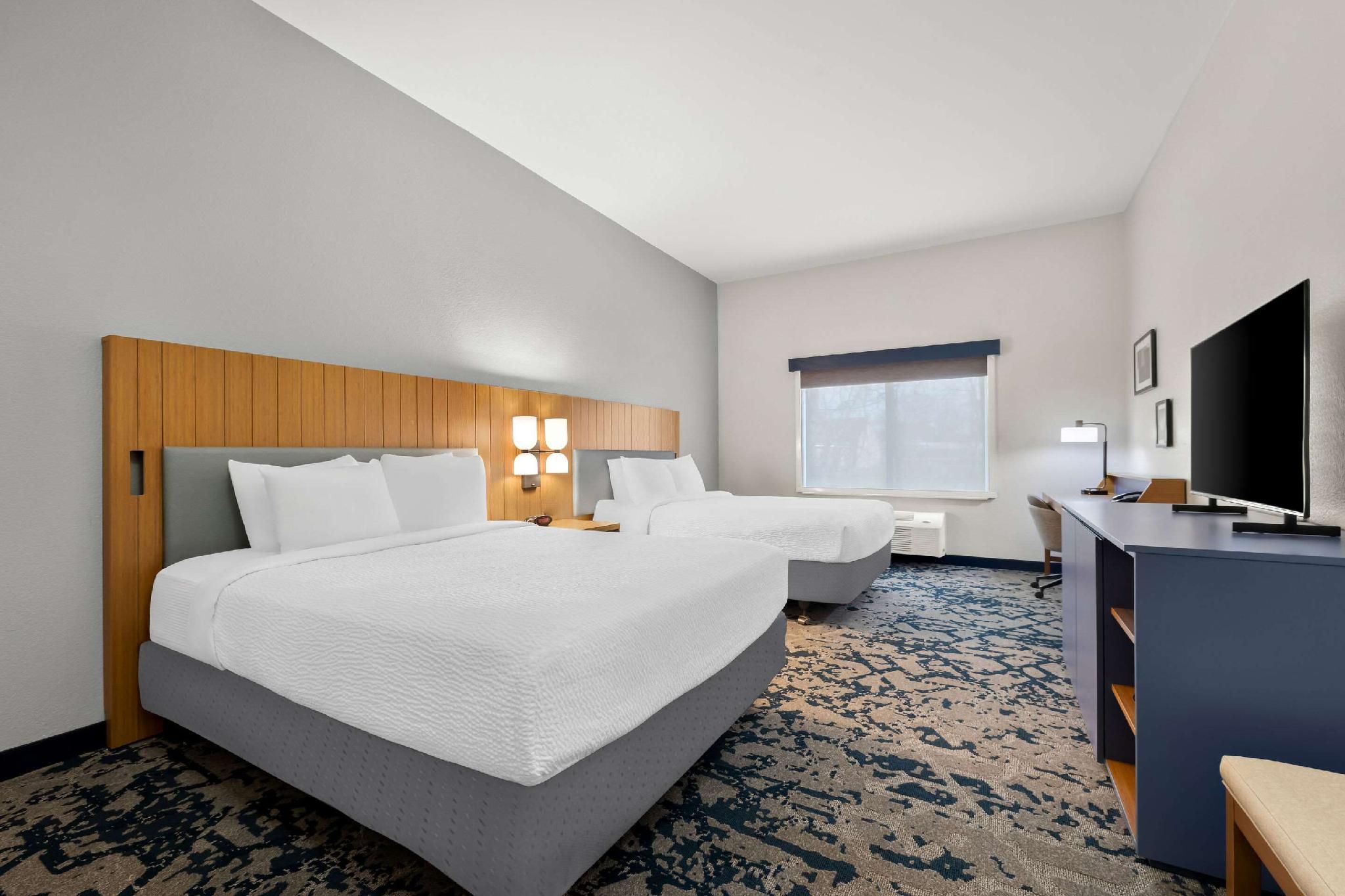 2 Queen Beds, Nonsmoking, Accessible